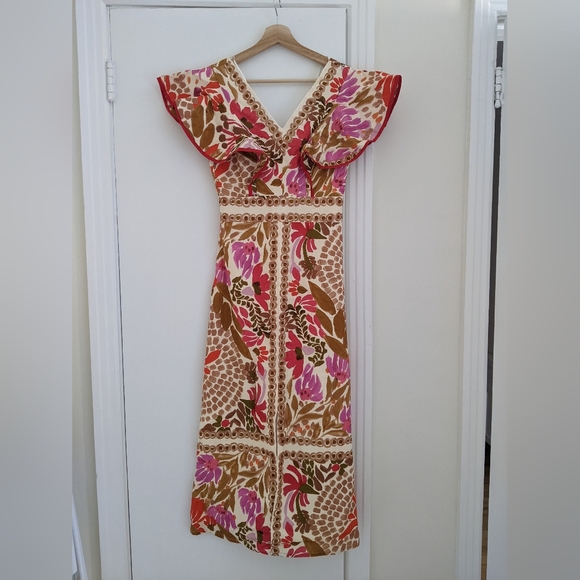 NWT. Beautiful floral dress 🌸 - Picture 2 of 7